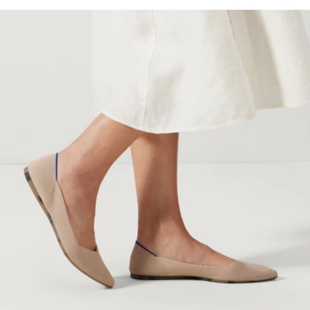 Brand New In-Box Rothy’s “The Point” Shoes Size 7 in Ecru